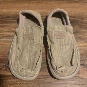 Sanuk Chiba Tan Size 9.